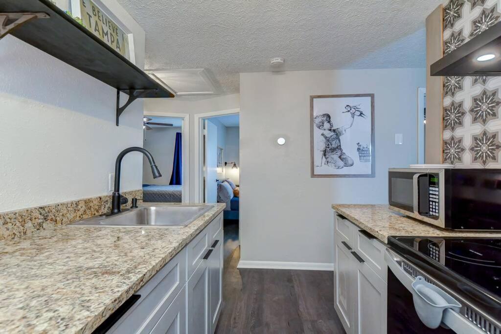》Executive Apartment Near Armature Works-Room For Six, Full Kitchen《 Tampa Exteriér fotografie